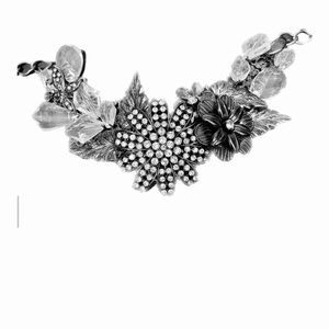 WOW STATEMENT NECKLACE